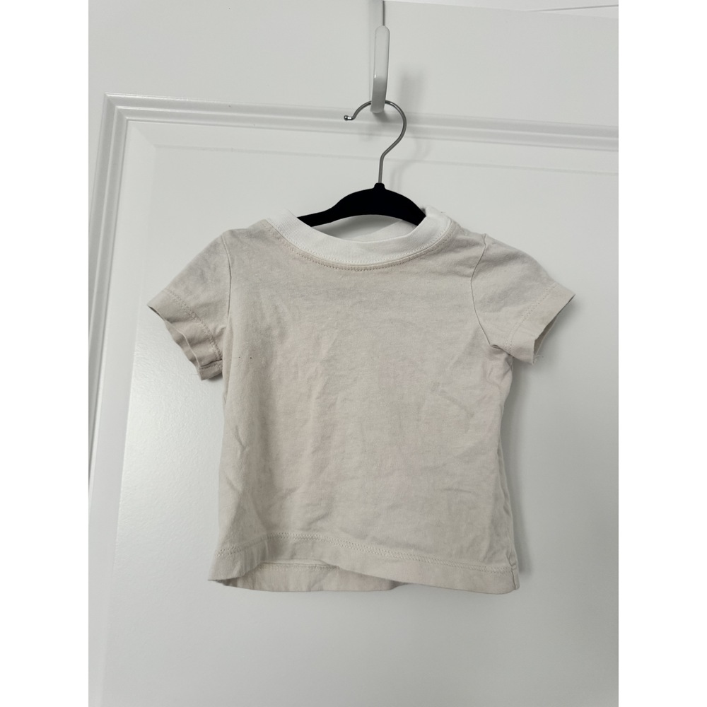 Carter's Off White Tshirt Size 6mo